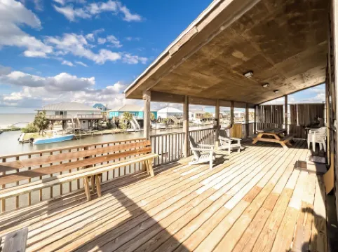 Family home~4 Bedroom~ WATER Front ~next 2 Beach & Bay~ Pet Friendly