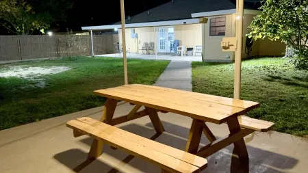 6Bedrooms/7Beds/3Bath/2Large Driveways/Pooltable/Arcade Machines