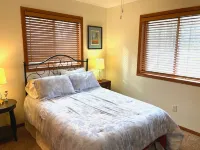 Cheerful cottage w/ fireplace. Great location for exploring the Lake Pepin area! - 3-Sterne