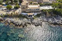 Rais house with private access to the sea