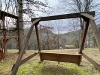 Family Friendly Cabin HotTub Games, Minutes to Dollywood & the Parkway.