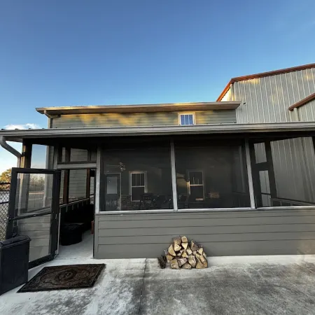 FISHERMAN’S PARADISE - indoor heated & cool parking for trucks and boats