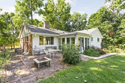 Cozy Home in Carmel 카멀 클레이 베테랑 메모리얼 프리덤 서클 주변 호텔