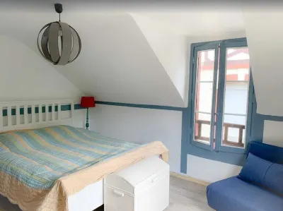 Maison Dans L'éventail de Cabourg ,50 m AV de la mer ,400m Plage. Idéal Famille Hotels near Plage de Cabourg