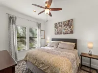 Quiet lakefront cottage a perfect oasis for relaxing with family and friends Payne Springs住宿飯店