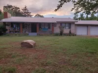 Rich Mountain Home Away - Fire Pit and Charcoal grill, Enjoy a cook out. Hotels in Logan County