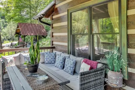 CastAway Waterfront Rustic Cabin Very Private With Outdoor Cabana