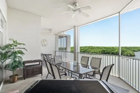 9108 Towers! Quiet! Elevators, indoor pool. Oct-May Travel Nurses welcome!!