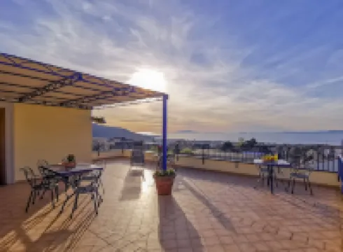 Elena apartment with panoramic views of the Gulf of Naples. AC and parking inc.