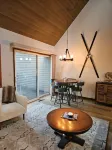 Newly Remodeled Condo on Golf Course, A/C, Pet Friendly, SHARC passes, Bikes.