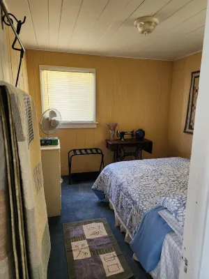 2 BR Cottage on the Sandy Beaches of Lake Huron- Greenbush- Sunrise Side Hotel dekat Harrisville State Park