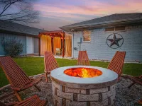 Cowboy pool, BBQ, pool table, firepit, fiber internet, WFH