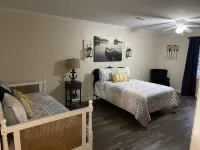 This stylish place is perfect for a family getaway. 5 minutes from KY Lake