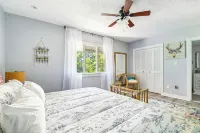 The Wanderlust Bungalow on May - Walking Distance to Downtown Southern Pines!