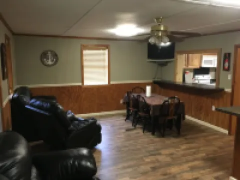 "Clean/Maintained Fully Furnished Lodging"-Yellowfin Lodge