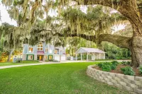 Private Waterfront Estate w/ Pool & Hot Tub - 10 Miles to Sav Historic District