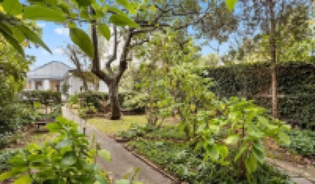 ‘Star Cottage’ historic, cosy and walking distance to CBD/Salamanca