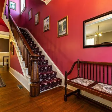 Charming Historic 4 Bedroom with Hot Tub