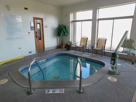 Studio 1321 at Longhollow Point Inn