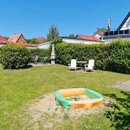 gemütliche FeWo mit eigener Terrasse - nur 3 Gehminuten zum Strand
