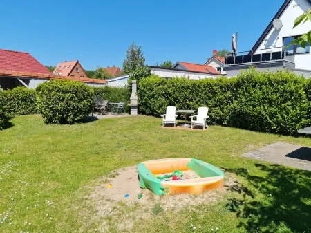 gemütliche FeWo mit eigener Terrasse - nur 3 Gehminuten zum Strand