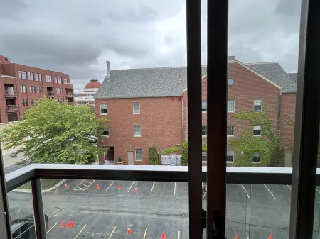 Fantastic Top Floor Condo for 2 in the Heart of Downtown Traverse City W/Parking