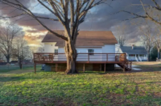 The Cotton Mill Cottage - charming 2 bedroom blocks from downtown Simpsonville