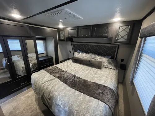 Large, modern camper close to Glamis Sand Dunes