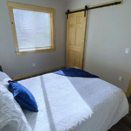 3 BDR /1 BA Cabin, Fishing nearby