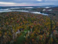 Amber Acres Lodge; Spacious Log Cabin with Mountain Views and Lake Access