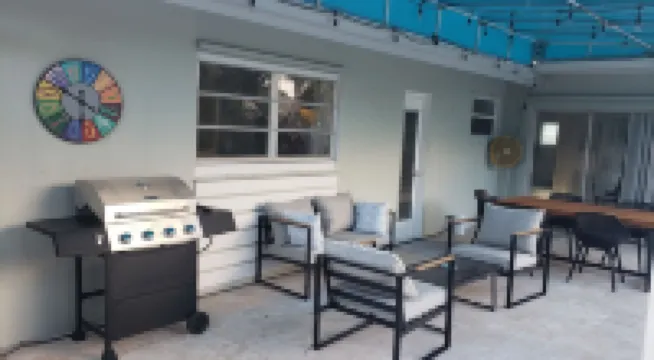 Relaxing Family vacation  with Pool near Cruise, Airport, beach, downtown Hotels in Oakland Park