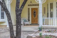 Peaceful, Large Fenced Property, Perfect for Families & Pets in the Hill Country