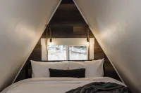 -Into the Woods A-Frame- Hot Tub- Fire Pit-