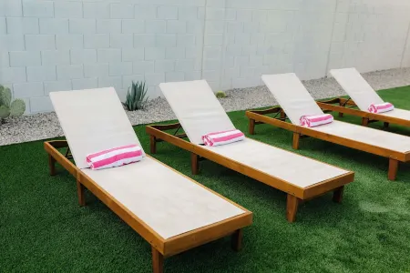 2 miles from Old Town, 3 En Suites, Heated Resort Pool, New Build! Отели рядом с достопримечательностью «Ботанический сад города Финикс»