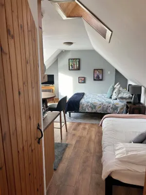 Cosy studio Flat in the Scenic Lochside village of Dalavich Отели в г. 