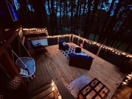 Trolley and The Treehouse #hiking #love #friendcation