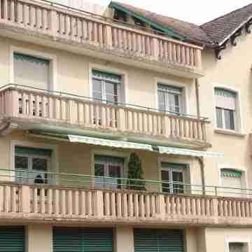 Apt T3 air-conditioned, on the 1st floor of a character residence in CAHORS Hotel Exterior