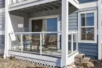 Family-Friendly Bayfront Condo, Patio Beach Access, Walk to Beach & Dining