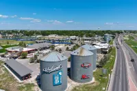 Hip, Spacious Hutto Home 4/2, 3 Mins to Kalahari, Hutto Co-Op, and Dell Diamond Hotels in Hutto