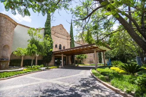 Hilton San Luis Potosi - Bãi đậu xe