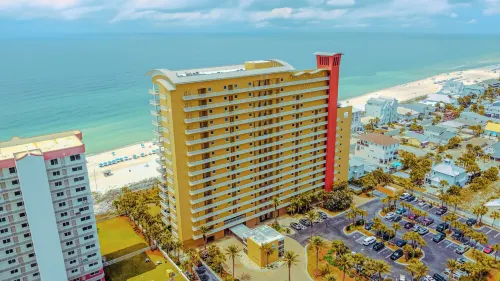 Luxurious penthouse with all the amenities. Oceanfront with fabulous views.