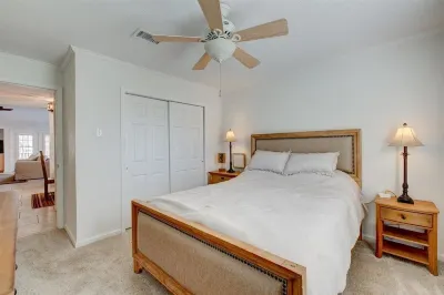 Private Beach Villa! FREE BEACH CHAIRS, 5 pools, hot tubs, and Free Par 3 golf!