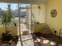 Waterfront single home rental with private lanai, heated pool, and hot tub! Hotels in Venice Gardens