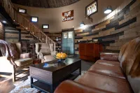 Lampasas' only grain silo cabin. Close to 3 State Parks and Spider Mountain