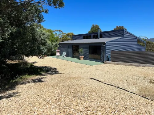 Charming Dennes Point house close to the beach