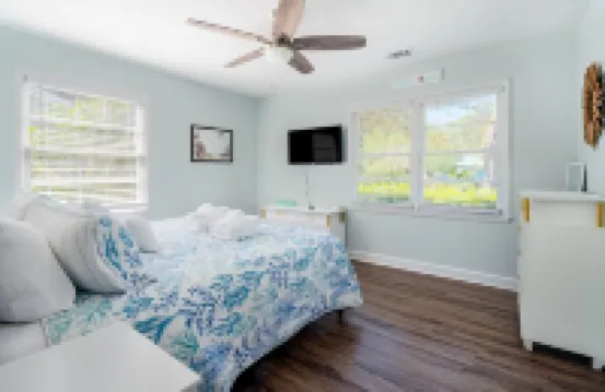 Port Of The Royal - 2 Minutes from Parris Island, 5 Minute WALK to Restaurants.