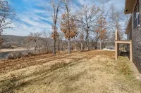 Hickory Hill Haven: Waterfront - Hot Tub - Fire Pit - Relax