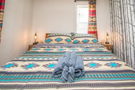 Base Camp Gorham Center - Lovely 2-Bed