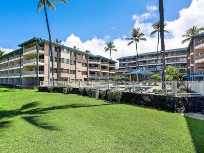 Private Oceanfront Top Floor Condo - Kona Reef D34