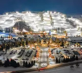 Lake Charlevoix View- 10 Acre  Private Retreat, Sleep from 2- 8 persons. Hotels in Eveline Township